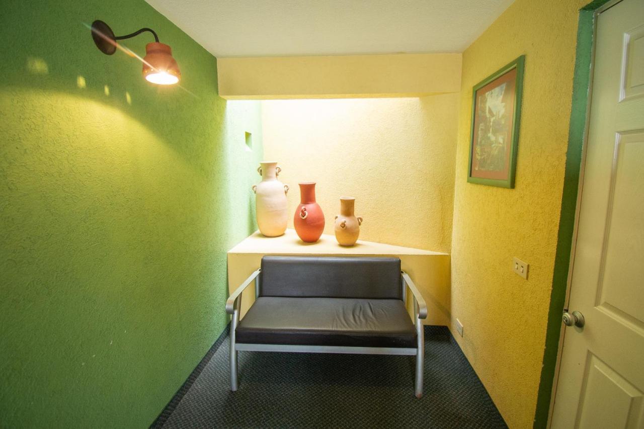 Auto Hotel Hacienda Arriba Леон Экстерьер фото