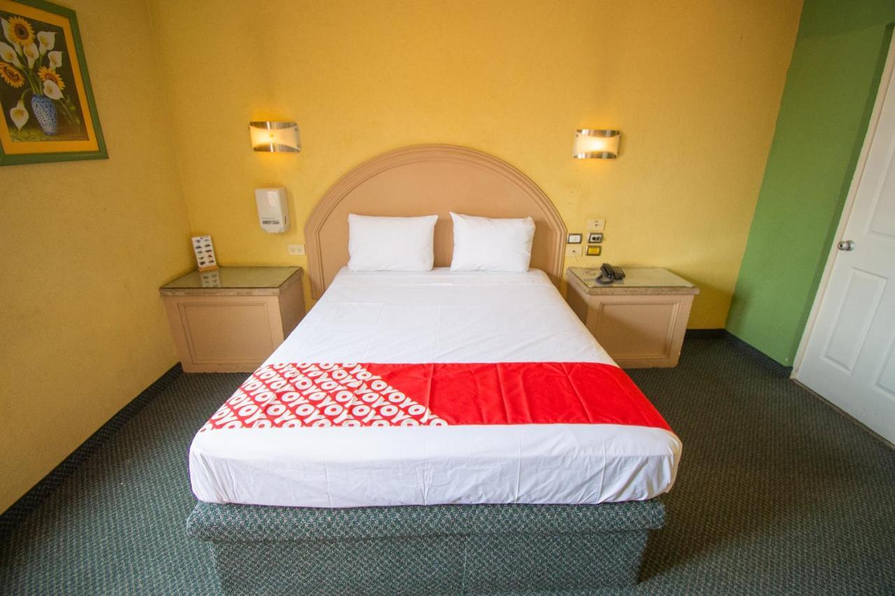 Auto Hotel Hacienda Arriba Леон Экстерьер фото