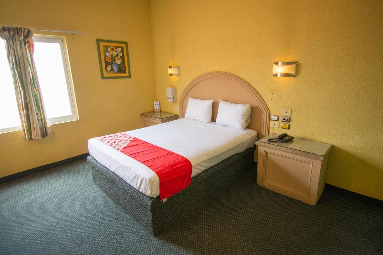 Auto Hotel Hacienda Arriba Леон Экстерьер фото